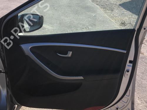 Forra trás esquerda HYUNDAI i30 (GD) | BP32328773C60