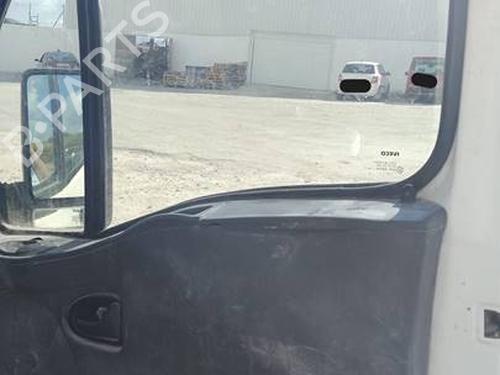 Left front indicator IVECO DAILY III Van 29 L 12 V (ALKA41A2, ALLA52A2, ALKA42A2) | BP40022926C32 - Image 4