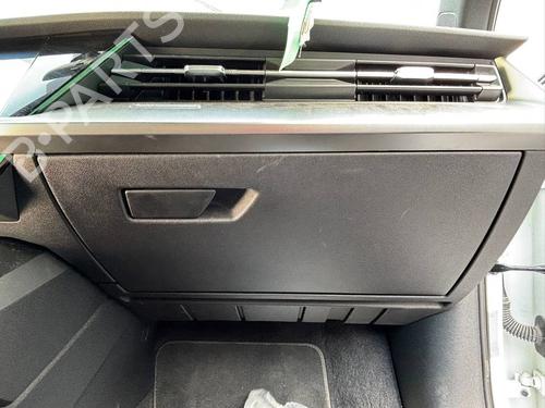 glove-box-audi-a3-sportback-8ya-8yf-2019-38930735 main image