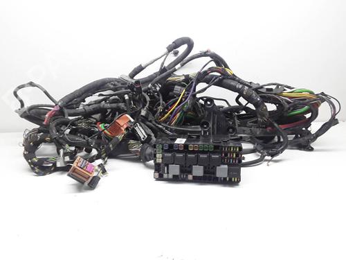 Used Fuse box FORD TRANSIT V363 Van (FCD, FDD) 2.2 TDCi (125 hp) 11140590