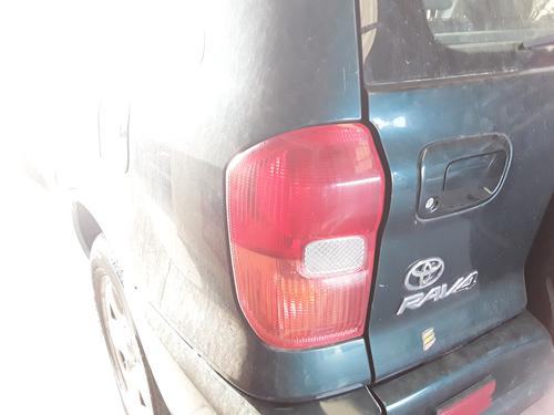Venstre baglygte TOYOTA RAV 4 II (_A2_) 2.0 4WD (ACA21, ACA20) (150 hp) 13733245