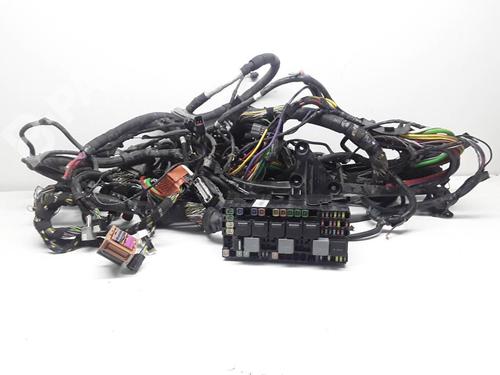 Used Fuse box Fuse box FORD TRANSIT Van (FA_ _) 2.2 TDCi (125 hp) 11140590 11140590