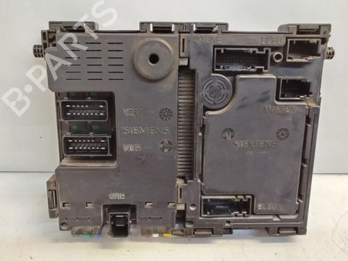 Used Fuse box Fuse box 37471893 37471893