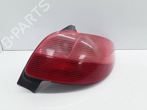 Feu arrière droit Feu arrière droit PEUGEOT 206 Hatchback (2A/C) 1.9 D (69 hp) 35933764 35933764