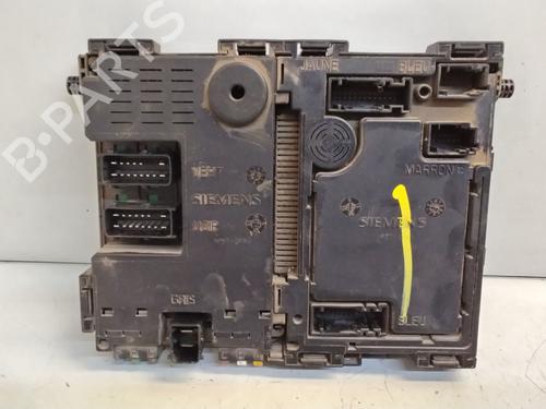 Used Fuse box Fuse box 37471892 37471892