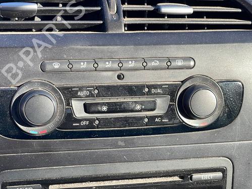 Used Climate control Climate control 39514098 39514098