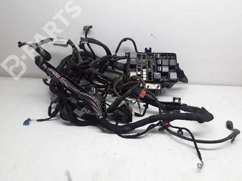 Used Fuse box Fuse box FORD TRANSIT Van (FA_ _) 2.2 TDCi (125 hp) 11140588 11140588