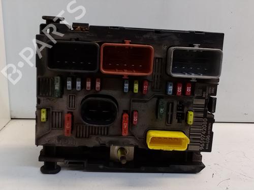 Zekeringkast Zekeringkast PEUGEOT 307 Break (3E) 1.6 HDi 110 (109 hp) 37215999 37215999