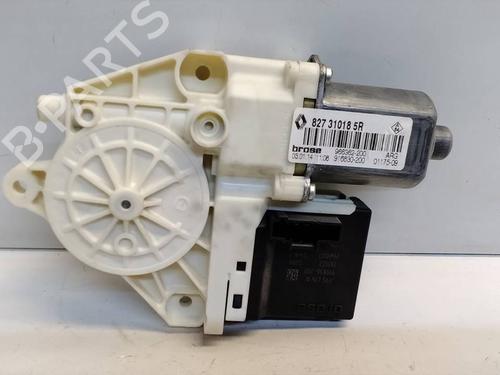 Rudehejsemotor bagstkærm venstre Rudehejsemotor bagstkærm venstre RENAULT FLUENCE (L3_) 1.5 dCi (L30D, L30L, L306, L33F, L33L, L33M, L33V, L33W) (110 hp) 39727000 39727000