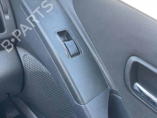 Used Right front window switch TOYOTA COROLLA Verso (ZER_, ZZE12_, R1_) 1.8 (ZNR11_, ZNR11R) (129 hp) 26334562