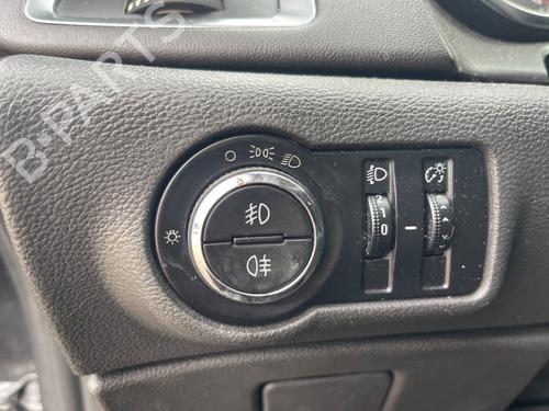 Used Headlight switch OPEL ASTRA J (P10) [2009-2016]  31117890