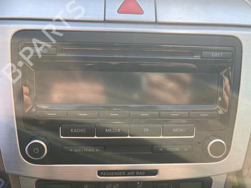 Used Radio VW PASSAT B6 (3C2) [2005-2011]  28826402