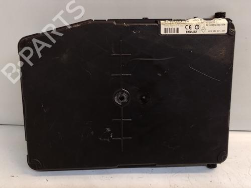 Used Fuse box Fuse box 37524803 37524803