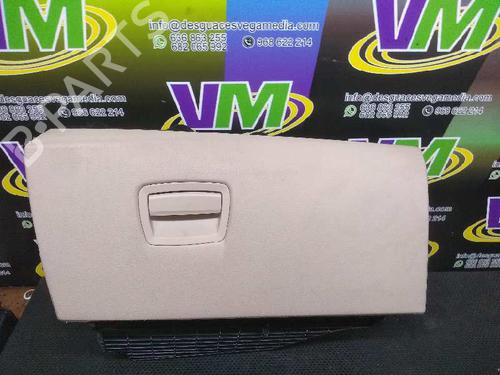 Used Glove box BMW 5 (F10) 520 d (184 hp) 7470068