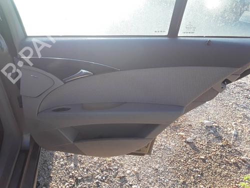 Bageste højre beklædning Bageste højre beklædning MERCEDES-BENZ E-CLASS (W211) E 270 CDI (211.016) (177 hp) 33994618 33994618