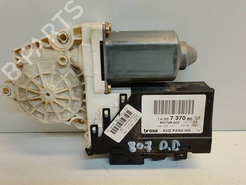 Moteur de lève-vitre avant droit Moteur de lève-vitre avant droit PEUGEOT 807 (EB_) 2.0 HDi (107 hp) 39908339 39908339