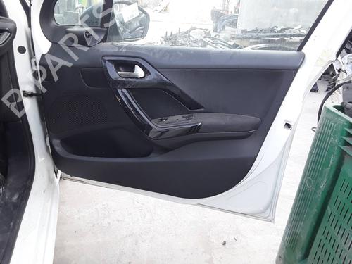 Høyre frontpanel Høyre frontpanel PEUGEOT 208 I (CA_, CC_) [2012-2021] 37014890 37014890