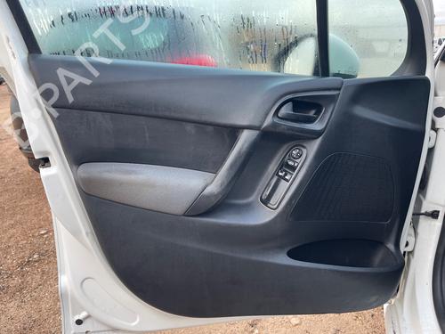 Forra frente esquerda CITROËN C1 (PM_, PN_) 1.0 (68 hp) 31117873