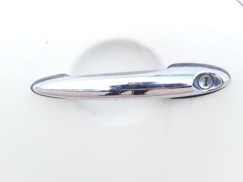 Used Front left exterior door handle MINI MINI (R50, R53) One (90 hp) 13403097
