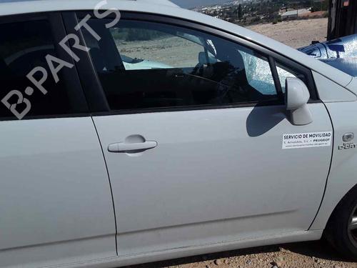 Used Right front door TOYOTA COROLLA Verso (ZER_, ZZE12_, R1_) 2.2 D-4D (AUR10_, AUR10R) (177 hp) 20106210