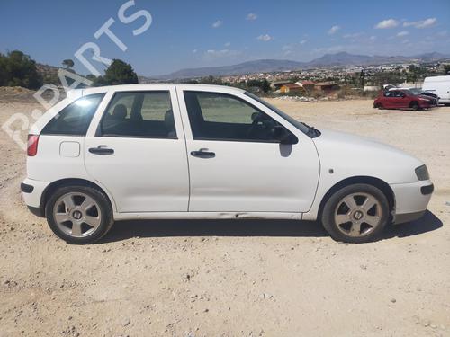 Left headlight SEAT IBIZA II (6K1) 1.9 D | BP15582824C28 