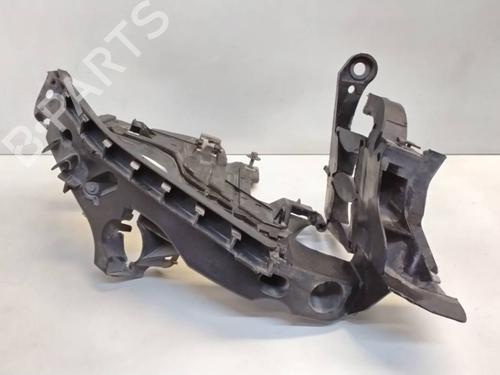 Used Right headlight support Right headlight support 39597643 39597643