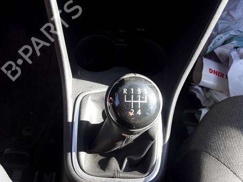 Used Gear lever VW POLO V (6R1, 6C1) 1.2 TDI (75 hp) 18682935