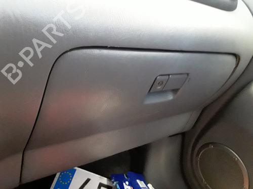 Boîte à gants TOYOTA RAV 4 II (_A2_) 2.0 4WD (ACA21, ACA20) (150 hp) 13733283