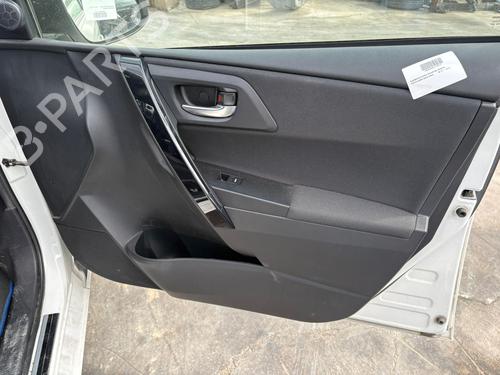 Kabinelys TOYOTA AURIS (_E18_) 1.8 Hybrid (ZWE186_, ZWE186R) | BP32177316I8 