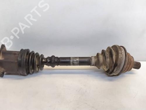 Drivaksel fortil venstre Drivaksel fortil venstre VW PASSAT B6 (3C2) [2005-2011] 39658067 39658067