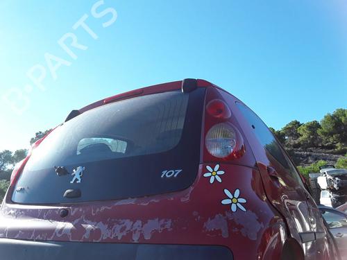 Used Right taillight PEUGEOT 107 (PM_, PN_) 1.0 (68 hp) 8845044