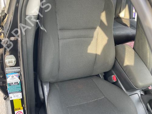 Used Right front seat TOYOTA AVENSIS Saloon (_T25_) [2003-2009]  30441201