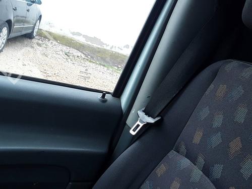 front-right-seatbelt-mercedes-benz-vito-mixto-van-w639-2003-33026410 main image