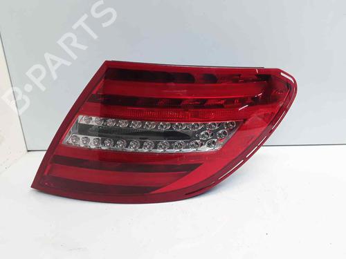 Used Right taillight MERCEDES-BENZ C-CLASS (W204) C 200 CDI (204.007, 204.006) (136 hp) 32655627