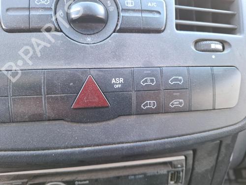 Used Warning switch MERCEDES-BENZ VITO Bus (W639) 109 CDI (639.701, 639.703, 639.705) (95 hp) 31906581