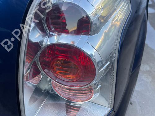 Farolim direito TOYOTA COROLLA Verso (ZER_, ZZE12_, R1_) 2.0 D-4D (CUR10_, CUR10R) (116 hp) 31281827