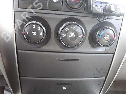 AC Styreenhet / Manøvreringsenhet KIA SORENTO I (JC) 2.5 CRDi 4WD (140 hp) 12316891