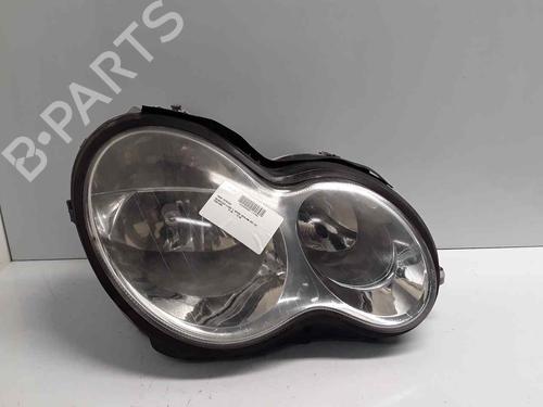 Used Right headlight MERCEDES-BENZ C-CLASS (W203) C 220 CDI (203.006) (136 hp) 31931015