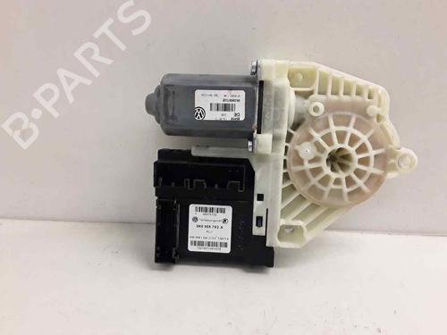 Rudehejsemotor forskærm højre VW GOLF VI (5K1) 1.6 TDI (105 hp) 28529050