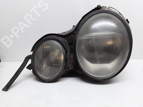 Venstre forlygte MERCEDES-BENZ E-CLASS (W210) E 300 Turbo-D (210.025) (177 hp) 9766181