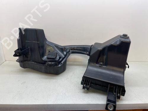 Used Air filter box TOYOTA AURIS (_E18_) 1.8 Hybrid (ZWE186_, ZWE186R) (136 hp) 28196370