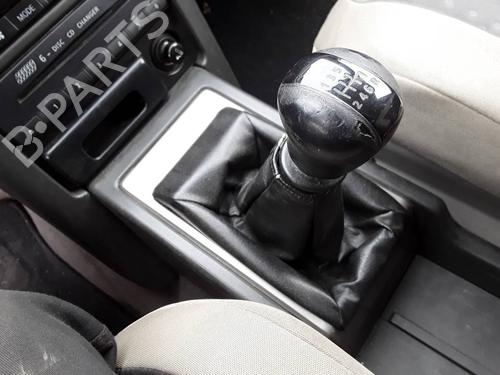 Used Gear lever NISSAN X-TRAIL I (T30) 2.2 DCi FWD (114 hp) 9370314