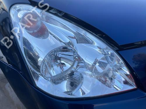 Used Right headlight TOYOTA COROLLA Verso (ZER_, ZZE12_, R1_) 2.0 D-4D (CUR10_, CUR10R) (116 hp) 31281836