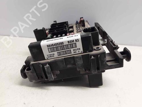Used Fuse box PEUGEOT 206 CC (2D) 1.6 16V (2DNFUF, 2DNFUR) (109 hp) 16403796
