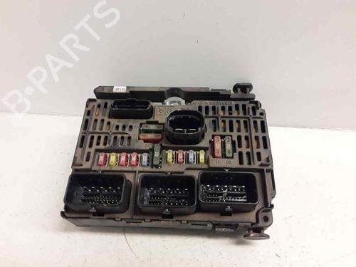 Used Fuse box PEUGEOT 407 SW (6E_, 6D_) 2.0 (136 hp) 29518183