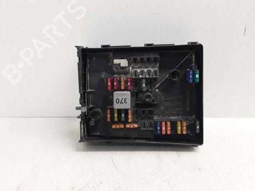 Used Fuse box VW GOLF VI (5K1) 1.6 TDI (105 hp) 29520020