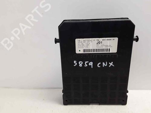 Used Fuse box CITROËN C5 I (DC_) 2.2 HDi (DC4HXB, DC4HXE) (133 hp) 18908690