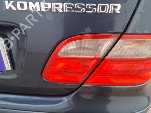Højre baglygte bagklap Højre baglygte bagklap MERCEDES-BENZ CLK (C208) CLK 230 Kompressor (208.347) (193 hp) 37524871 37524871