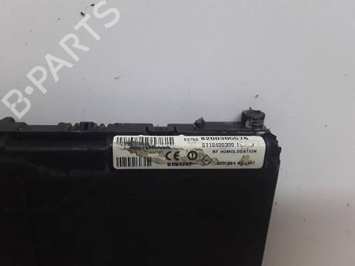 Used Fuse box RENAULT MEGANE II (BM0/1_, CM0/1_) 1.6 16V (BM0C, CM0C) (113 hp) 15499174