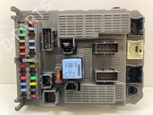 Used Fuse box CITROËN C8 (EA_, EB_) 2.2 HDi (128 hp) 22302533